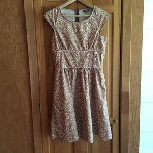 Pretty Retrolicious fit-and-flare floral dress